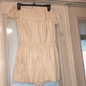 Bongo Lace Design Off-Shoulder Romper L